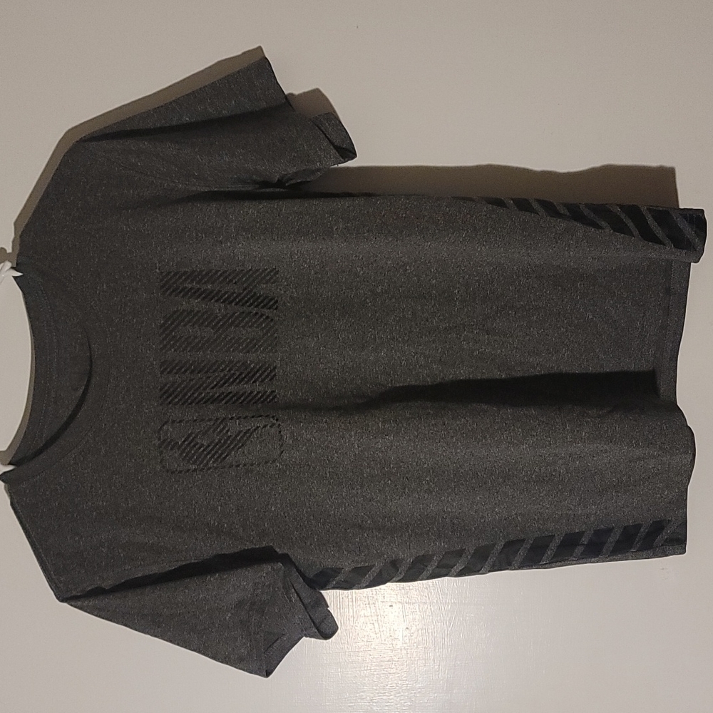 Boys NBA shirt grey in color